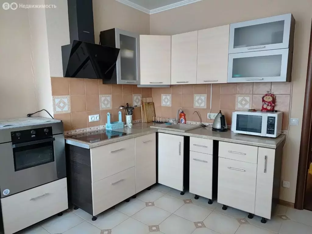 3-комнатная квартира: Тюмень, улица Николая Ростовцева, 2 (72.9 м) - Фото 1