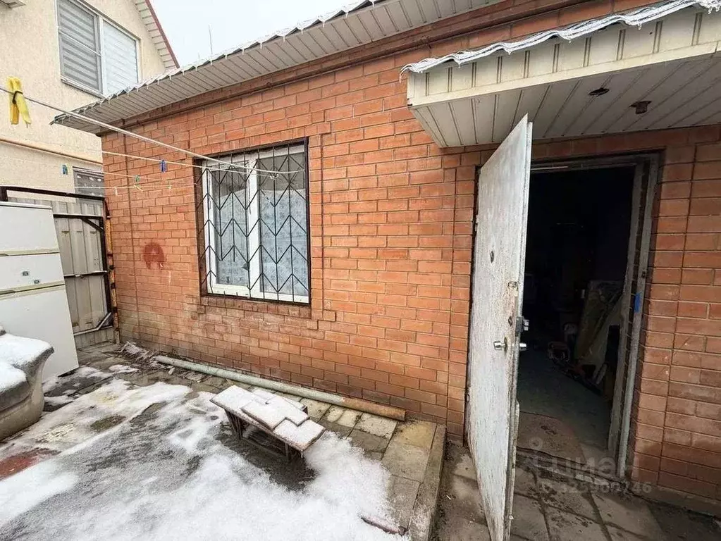 Дом в Волгоградская область, Волгоград Дорожная ул., 11 (75 м) - Фото 1