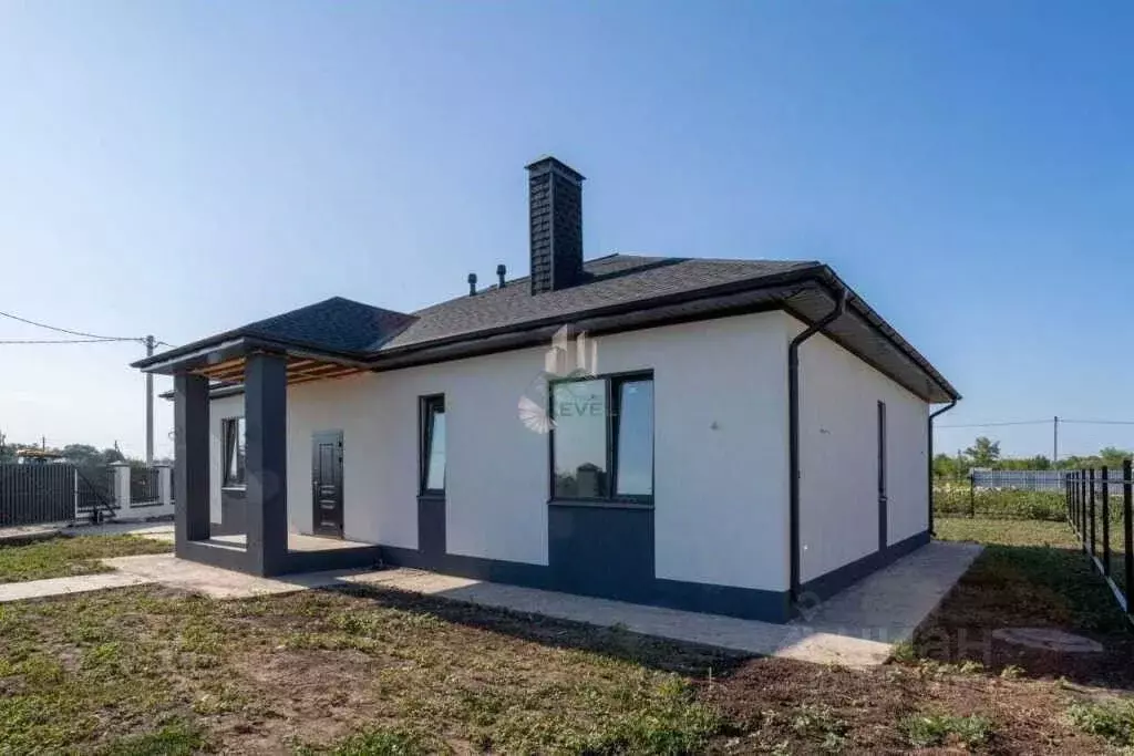 Дом в Саратовская область, Энгельсский район, Новопушкинское ... - Фото 1