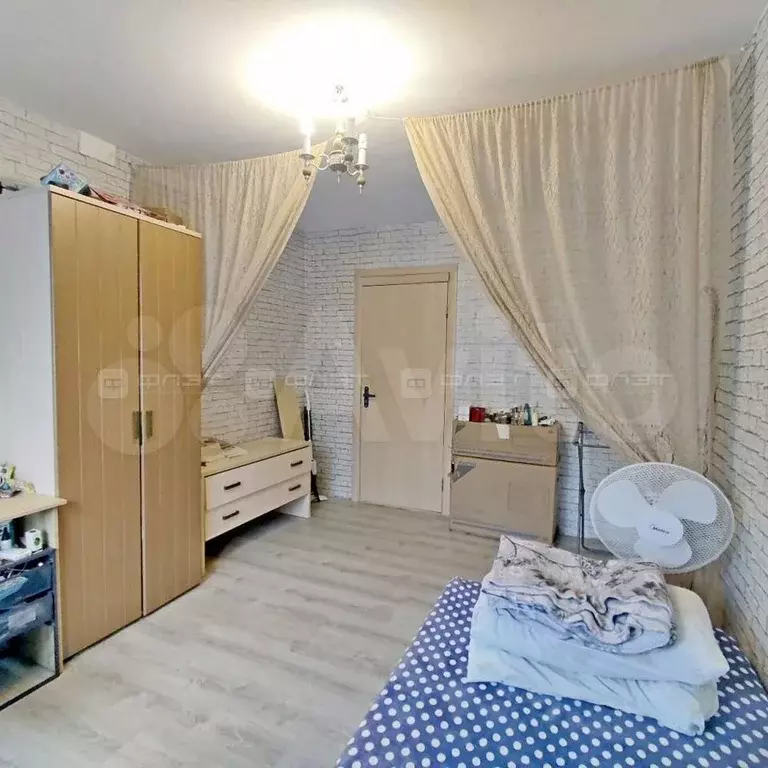Комната 13,1 м в 3-к., 1/9 эт. - Фото 1