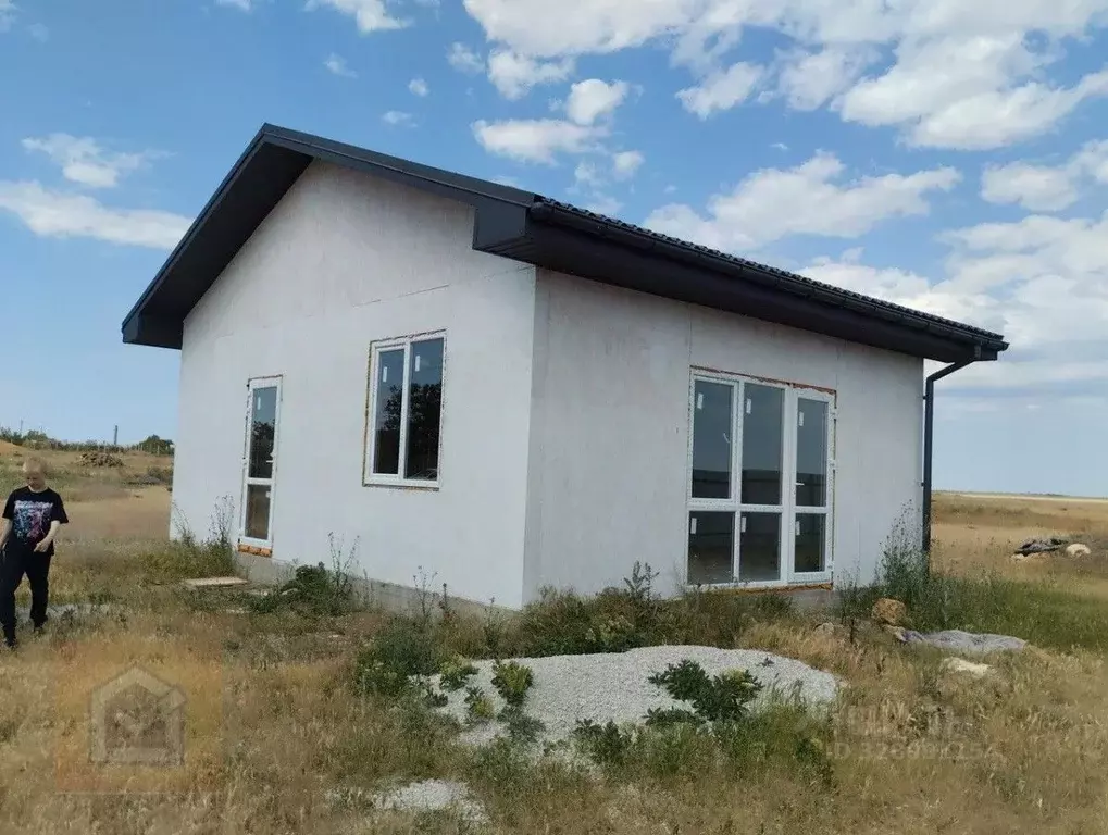 Дом в Крым, Сакский район, Суворовское с/пос, с. Великое ул. Степная, ... - Фото 2