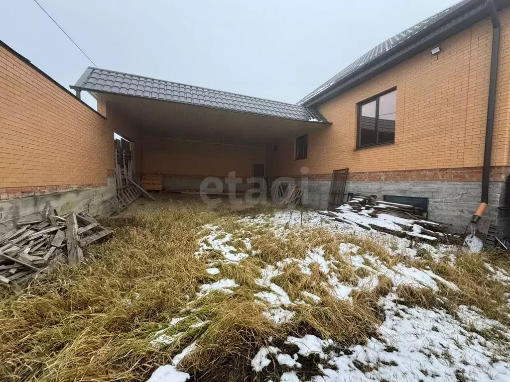 Дом в Ингушетия, Назрань ул. Р.Х. Наурбиева (380 м) - Фото 1