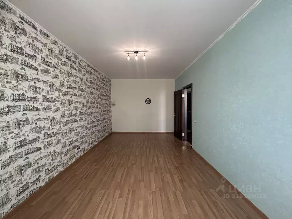 1-к кв. Свердловская область, Екатеринбург ул. Бажова, 68 (43.3 м) - Фото 0