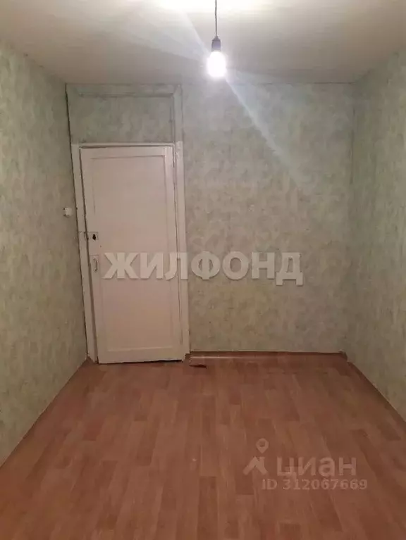 Комната Кемеровская область, Кемерово ул. Сибиряков-Гвардейцев, 330 ... - Фото 1