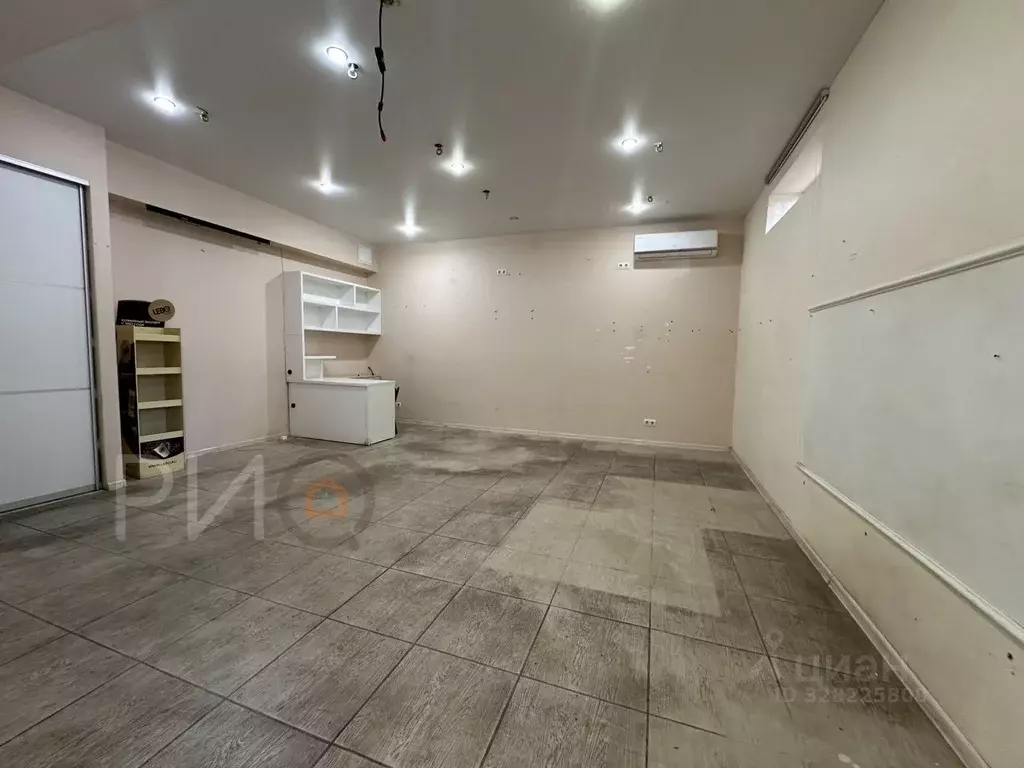 Помещение свободного назначения в Севастополь ул. Челнокова, 27 (35 м) - Фото 1