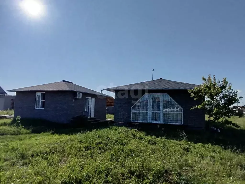 Дом в Краснодарский край, Темрюкский район, Фонталовское с/пос, пос. ... - Фото 1