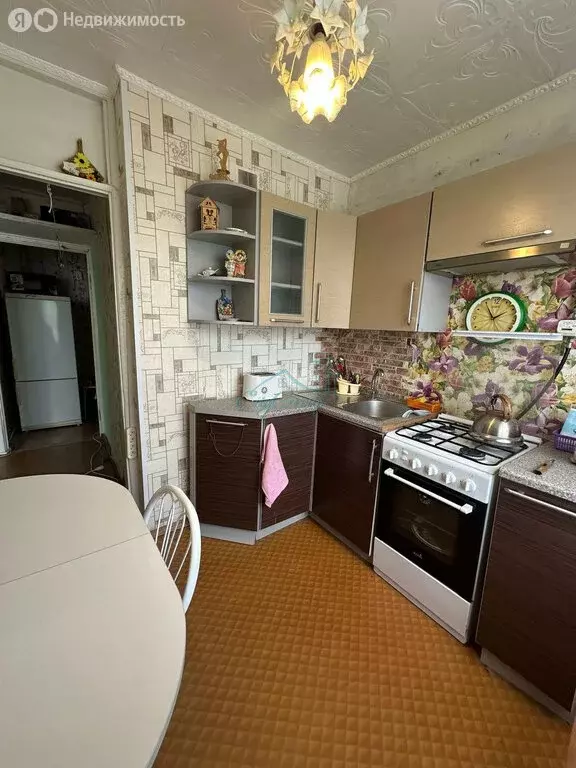 2-комнатная квартира: посёлок Комаровский, улица Комарова, 14 (48 м) - Фото 0