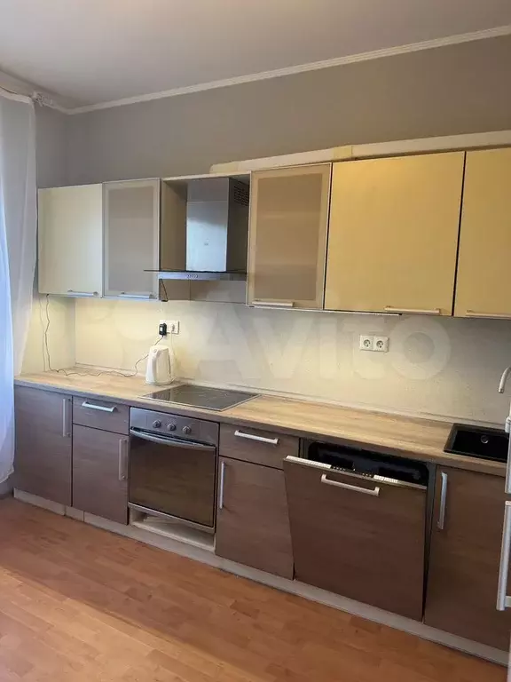 2-к. квартира, 60 м, 4/22 эт. - Фото 1
