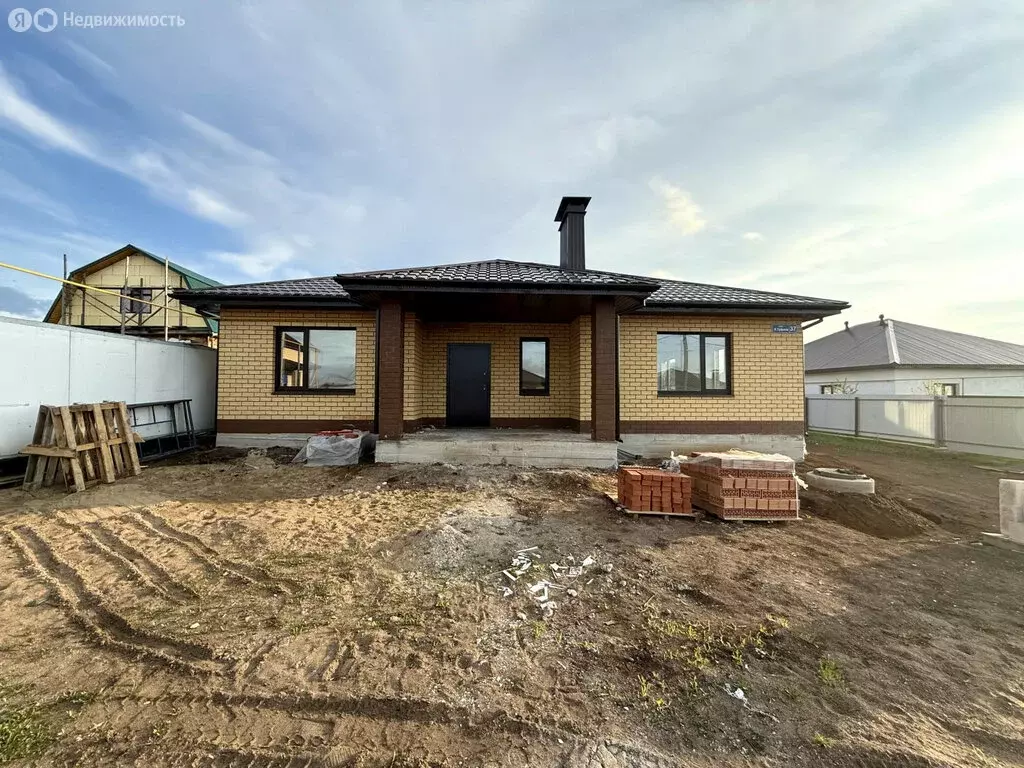 Дом в Тукаевский район, деревня Азьмушкино, улица Хасана Туфана (127 ... - Фото 0