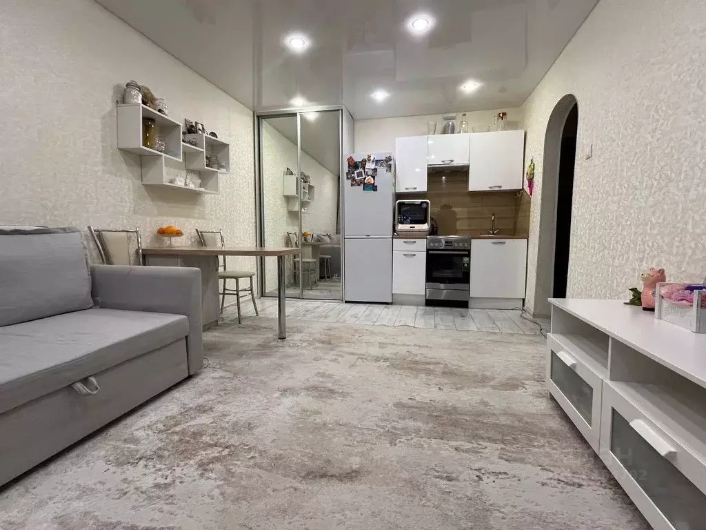 Студия Ханты-Мансийский АО, Сургут ул. Маяковского, 18 (24.4 м) - Фото 1