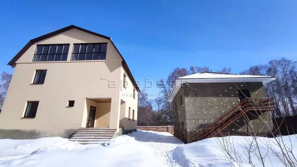 Дом в Красноярский край, Красноярск Медовая ул. (245 м) - Фото 1