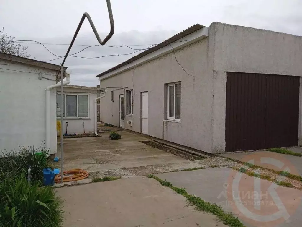 Дом в Крым, Красноперекопский район, с. Воинка ул. Фрунзе, 2Б (105 м) - Фото 1
