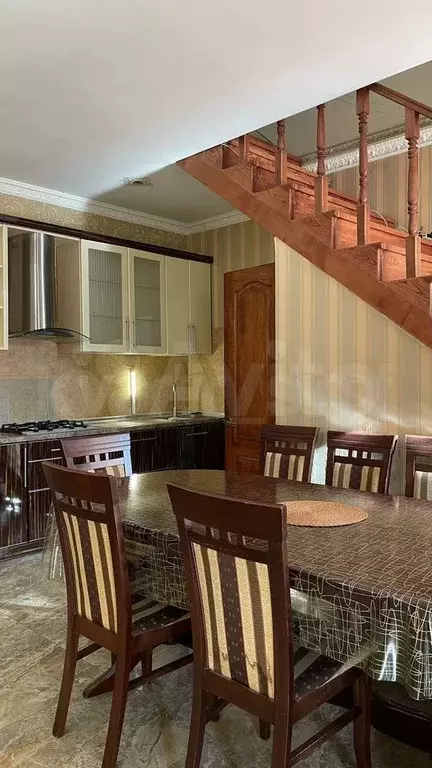 2-к. квартира, 70 м, 1/3 эт. - Фото 1