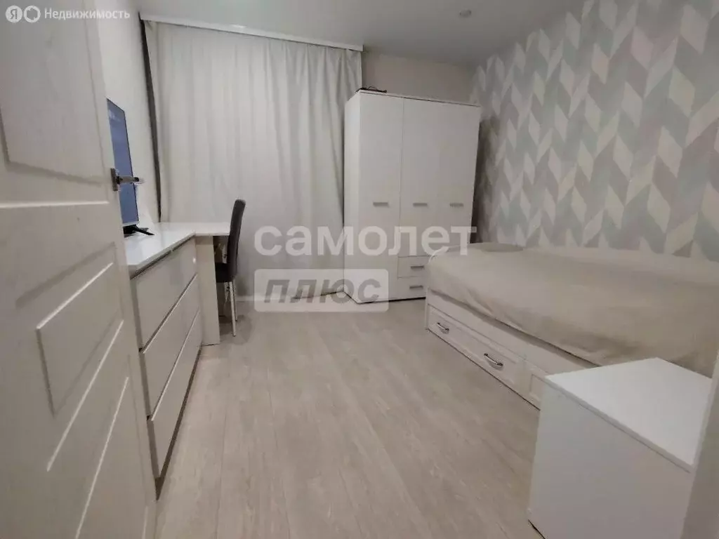 3-комнатная квартира: Новочебоксарск, улица 10-й Пятилетки, 35 (63 м) - Фото 1