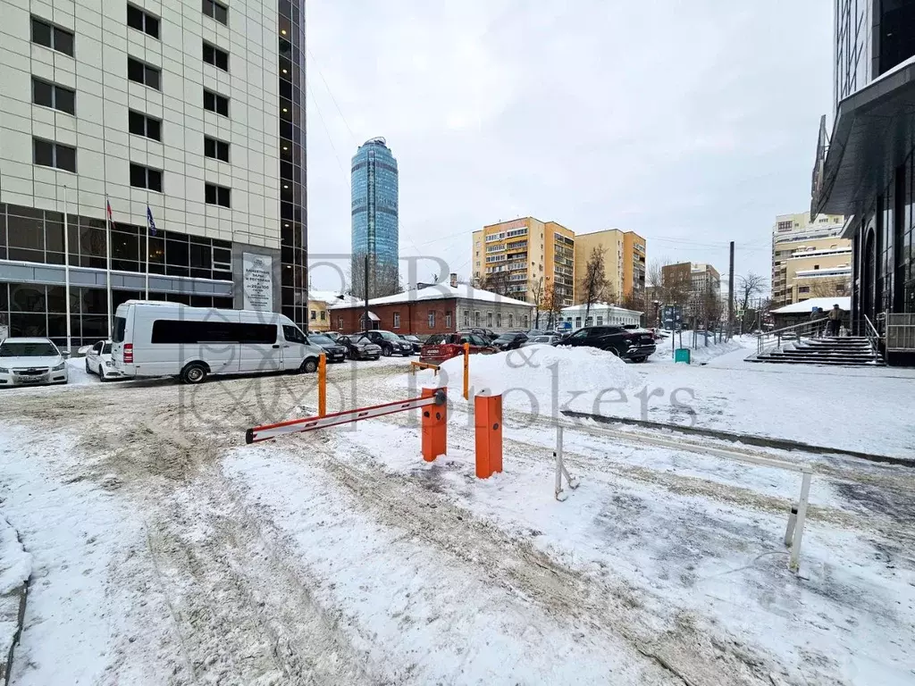 Гараж в Свердловская область, Екатеринбург ул. Розы Люксембург, 22 (14 ... - Фото 2