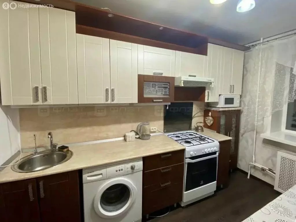 3-комнатная квартира: Казань, улица Хусаина Мавлютова, 14 (60.1 м) - Фото 1