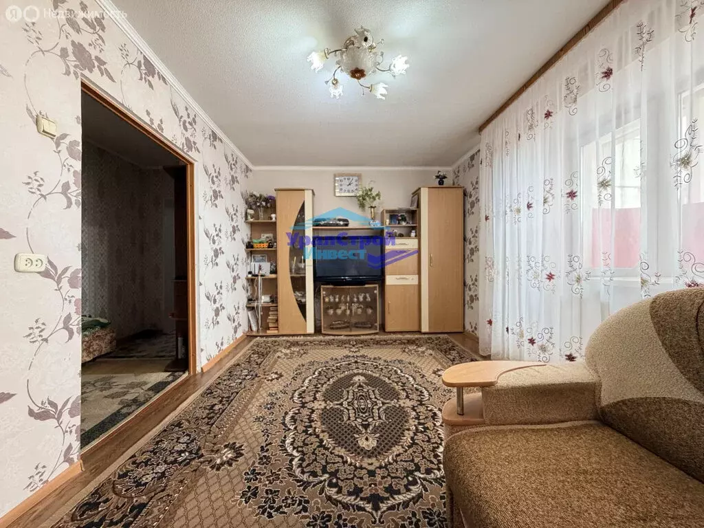 3-комнатная квартира: Октябрьский, 34-й микрорайон, 5 (64.8 м) - Фото 2