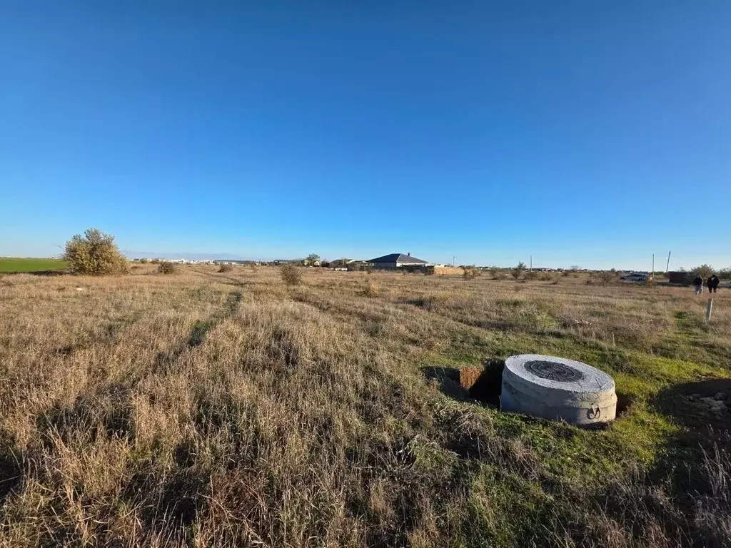 Участок в Крым, Сакский район, с. Уютное ул. Мира, 1 (8.77 сот.) - Фото 1