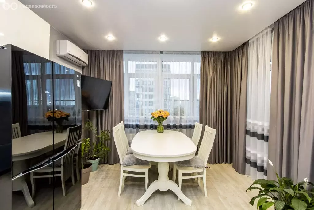 2-комнатная квартира: Тюмень, улица Тимофея Чаркова, 79к2 (62 м) - Фото 2