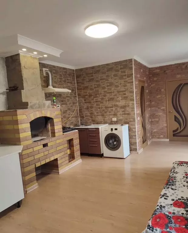 1-к. квартира, 45 м, 1/1 эт. - Фото 1