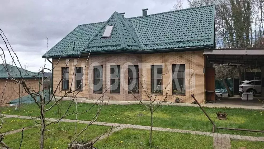 Дом в Краснодарский край, Горячий Ключ Зеленая ул., 7 (180 м) - Фото 1