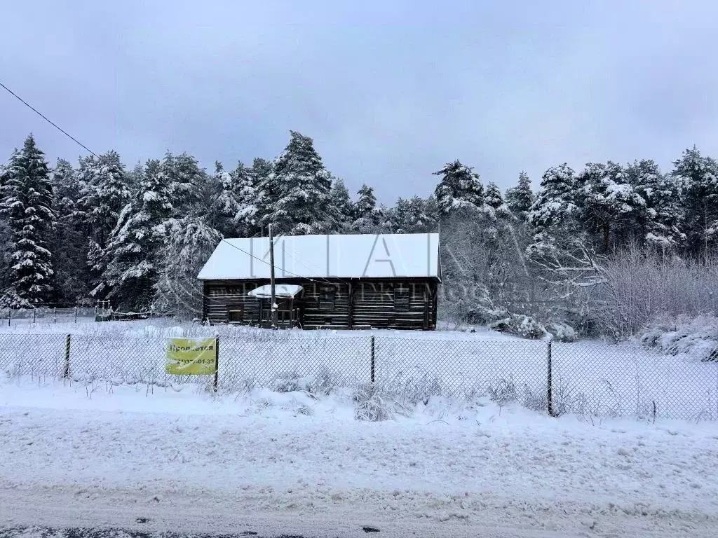 Дом в Ленинградская область, Лодейнопольский район, Доможировское ... - Фото 1