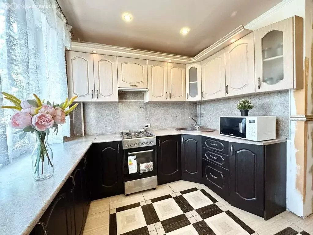 3-комнатная квартира: посёлок Аннино, улица 10-й Пятилетки, 6 (73 м) - Фото 1