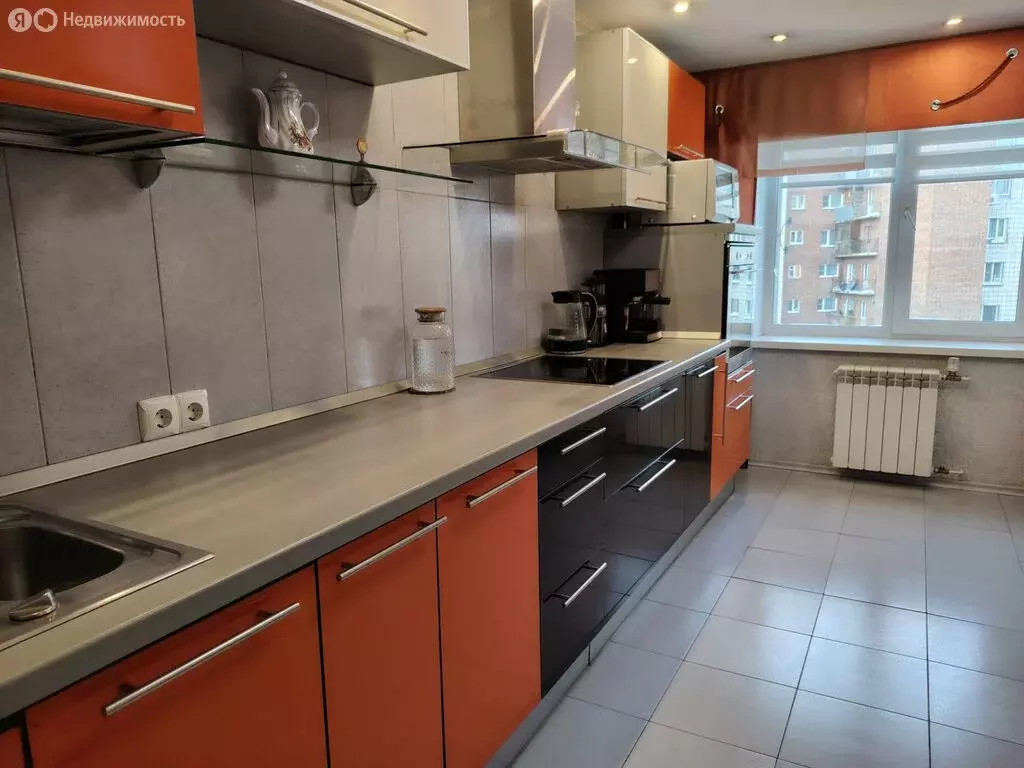 3-комнатная квартира: Новосибирск, улица Серебряные Ключи, 8 (74 м) - Фото 2