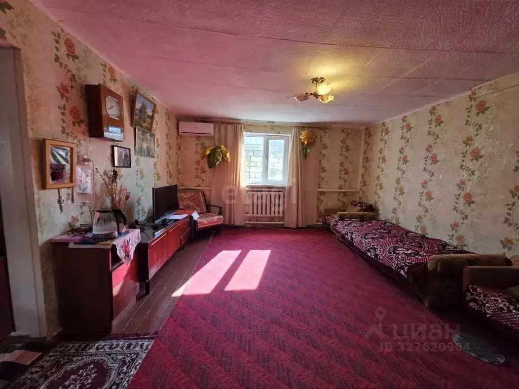 Дом в Крым, Сакский район, Ореховское с/пос, с. Червоное ул. ... - Фото 2