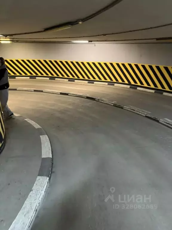 Гараж в Москва Большая Марфинская ул., 4к3с1 (15 м) - Фото 1