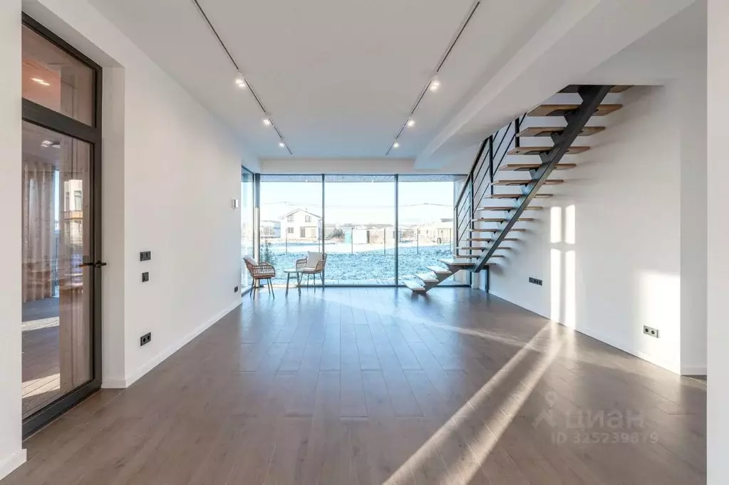 Дом в Ленинградская область, Ломоносовский район, Виллозское городское ... - Фото 2