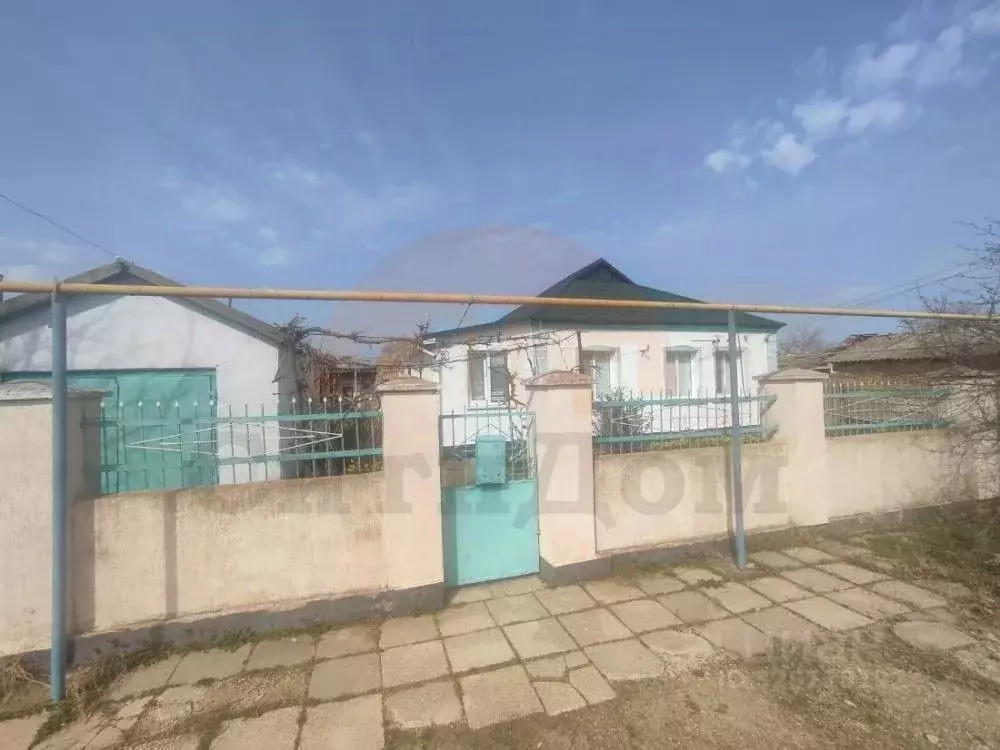 Дом в Крым, Сакский район, с. Охотниково ул. Лиманная (67 м) - Фото 2