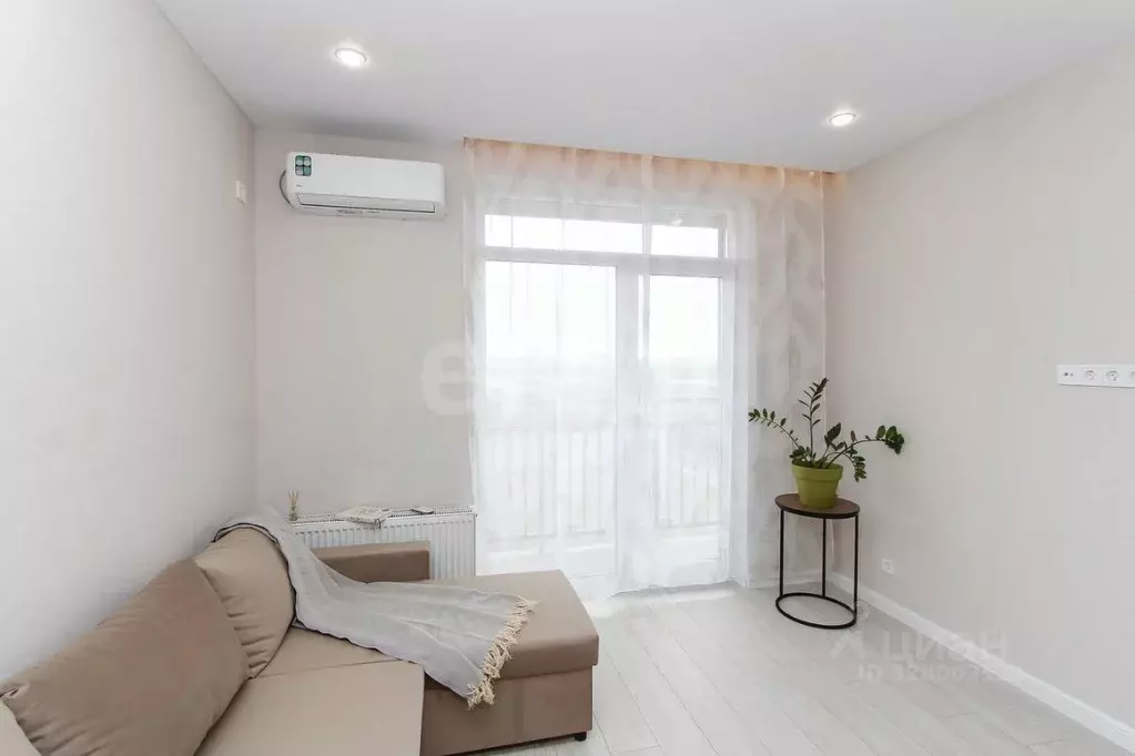 Студия Тюменская область, Тюмень ул. Краснооктябрьская, 16 (22.5 м) - Фото 1