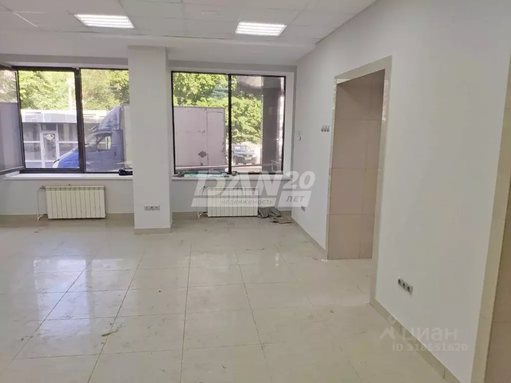 Торговая площадь в Челябинская область, Челябинск ул. Кирова, 2 (30 м) - Фото 1