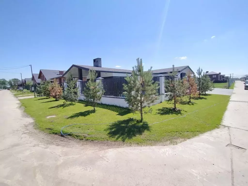 Дом в Краснодарский край, Краснодар ул. Имени Николая Жугана, 26 (130 ... - Фото 1