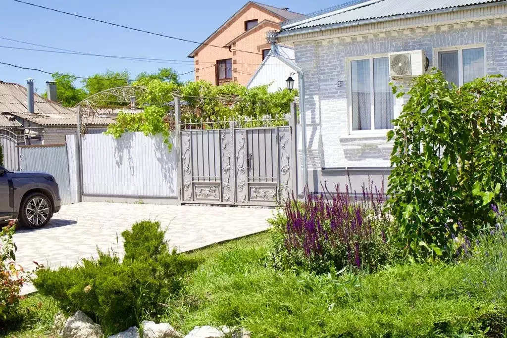 Дом в Ставропольский край, Пятигорск Ставропольская ул., 24 (50 м) - Фото 1