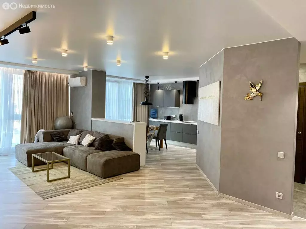 3-комнатная квартира: Энгельс, улица Свердлова, 13 (94 м) - Фото 0