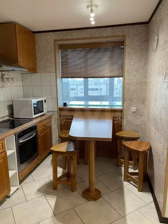 2-к. квартира, 60 м, 8/9 эт. - Фото 0