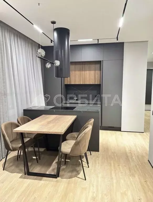 3-к кв. Тюменская область, Тюмень ул. Газовиков, 36 (63.8 м) - Фото 1