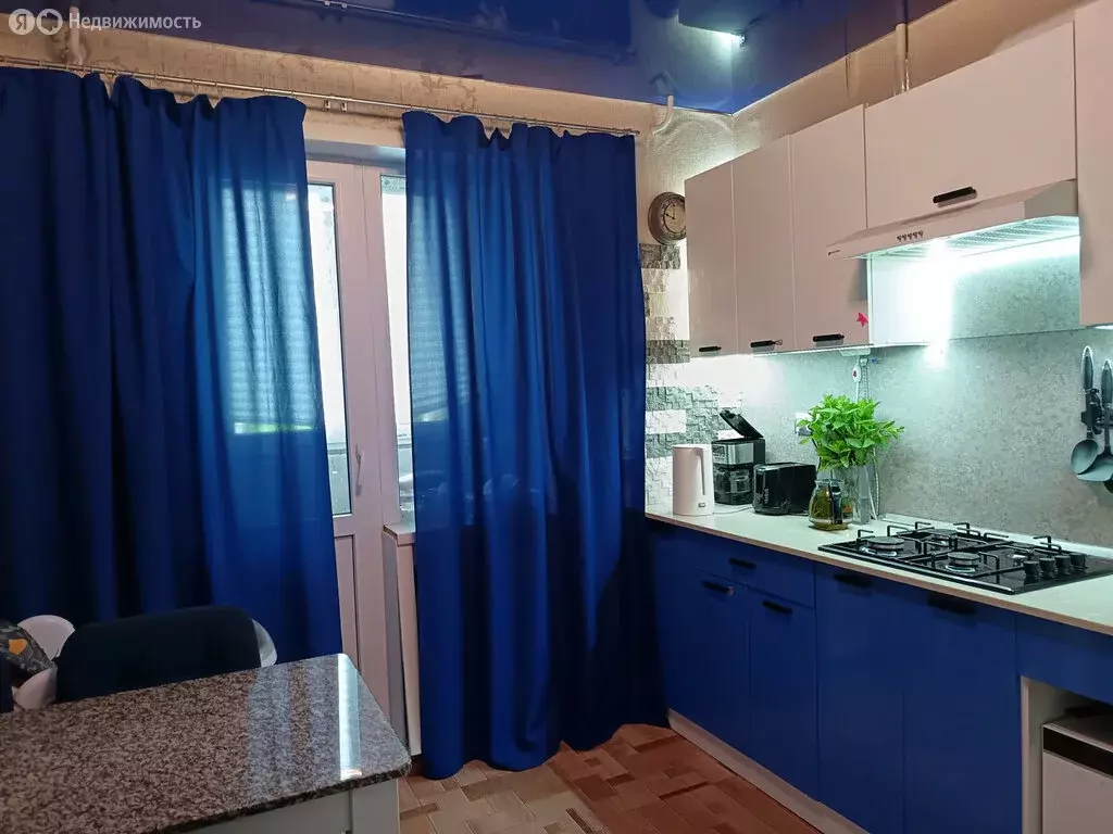 2-комнатная квартира: Киров, Производственная улица, 13к1 (54 м) - Фото 0