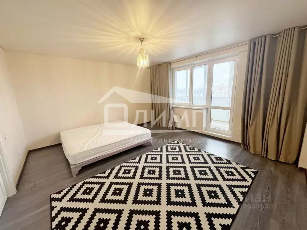 1-к кв. Челябинская область, Челябинск ул. Братьев Кашириных, 66 (55.2 ... - Фото 1