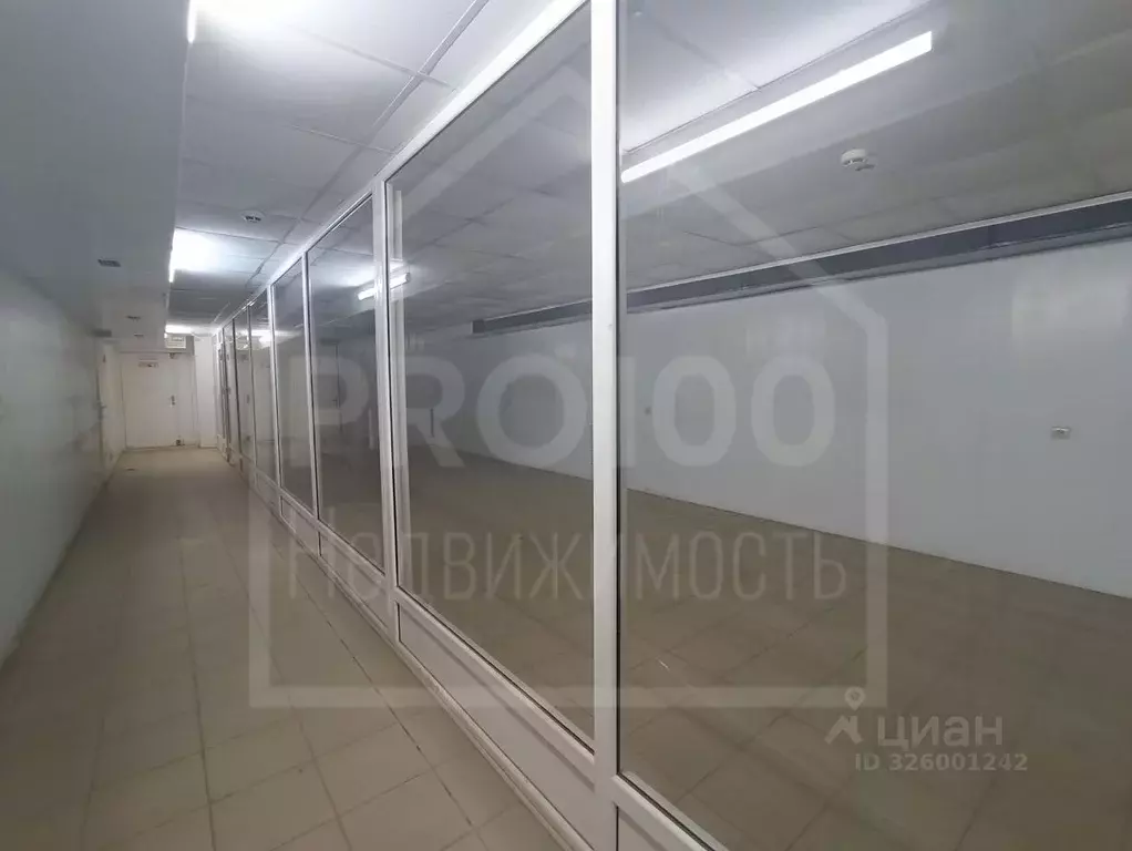 Помещение свободного назначения в Омская область, Омск просп. Мира, 16 ... - Фото 1