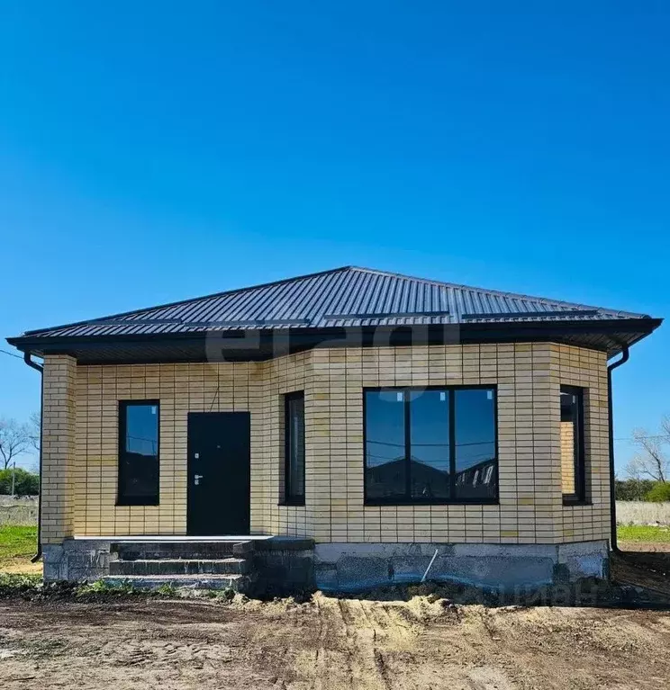 Дом в Ставропольский край, Михайловск Шпаковский район, ул. Александра ... - Фото 1