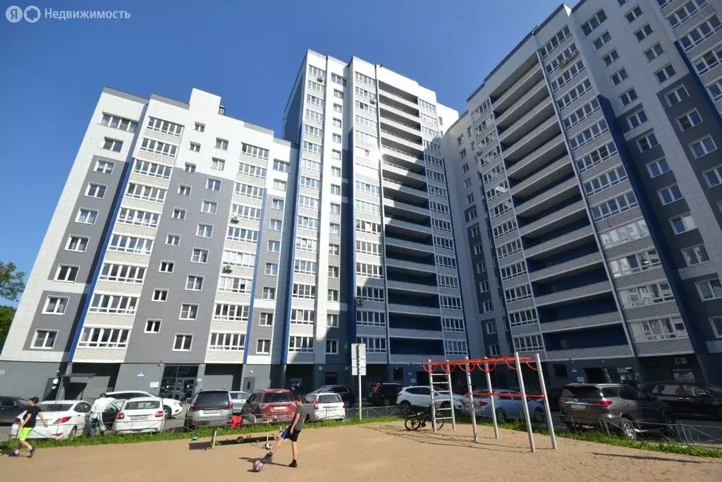 3-комнатная квартира: Череповец, улица Максима Горького, 3 (79.8 м) - Фото 1