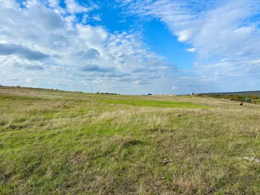 Участок в Крым, Симферопольский район, Чистенское с/пос, с. Камышинка  ... - Фото 2