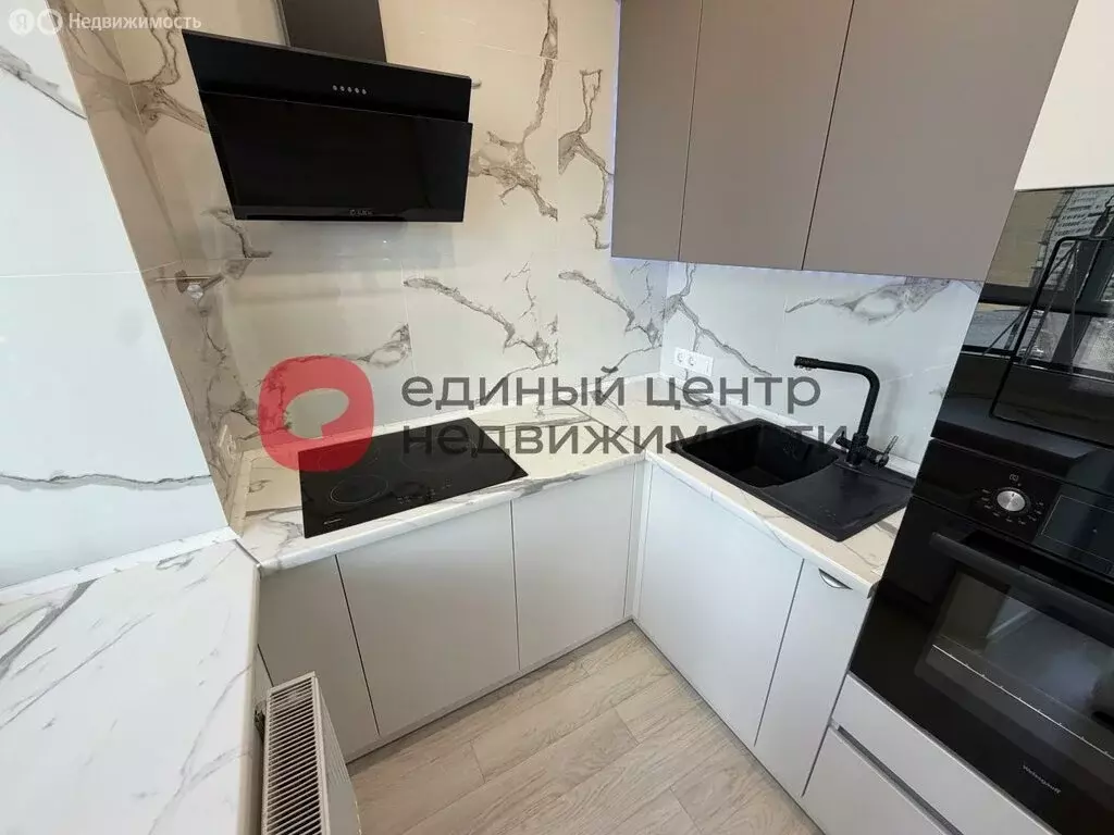 Квартира-студия: Тюмень, улица Мельникайте, 150 (41 м) - Фото 2