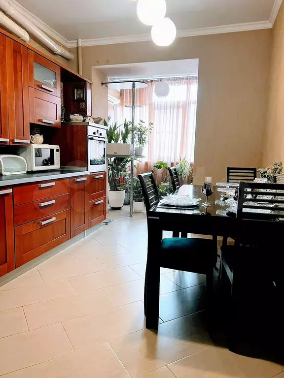 3-к. квартира, 100 м, 5/10 эт. - Фото 0