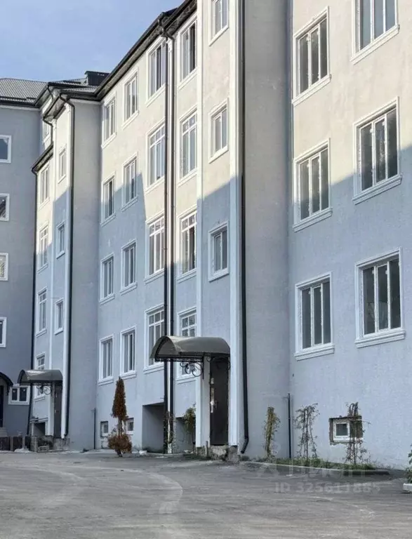 2-к кв. Кабардино-Балкария, Нальчик ул. Солнечная, 8к1 (68.5 м) - Фото 1