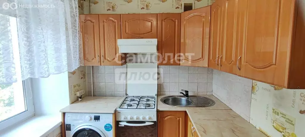 3-комнатная квартира: Октябрьский, 35-й микрорайон, 6 (62.1 м) - Фото 1