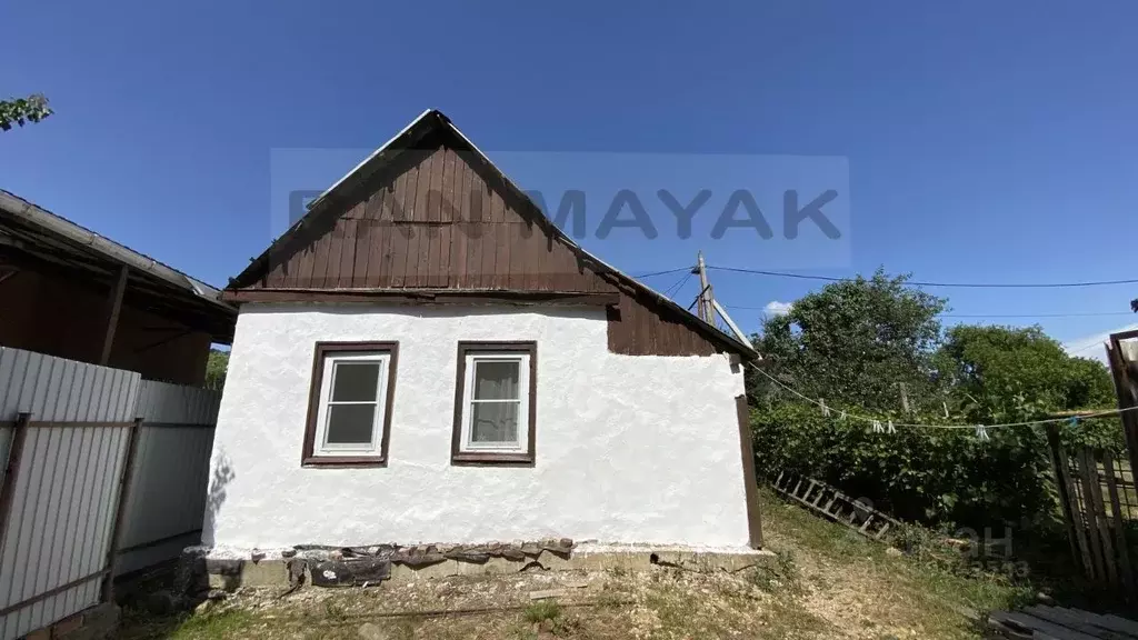 Дом в Адыгея, Майкопский район, Краснооктябрьское с/пос, пос. ... - Фото 1